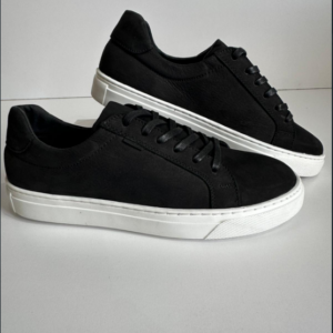 Sneaker noir minimaliste cuir