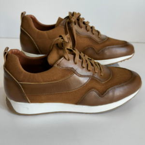 Sneaker minimaliste semelle blanche Mix daim & cuir