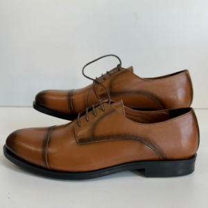 Souliers en cuir type Derby à lacets avec bout rapporté